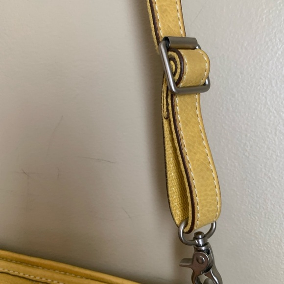 FOSSIL WOMEN'S Yellow LEATHER CROSS BODY SHOULDER BAG Purse - Picture 10 of 10